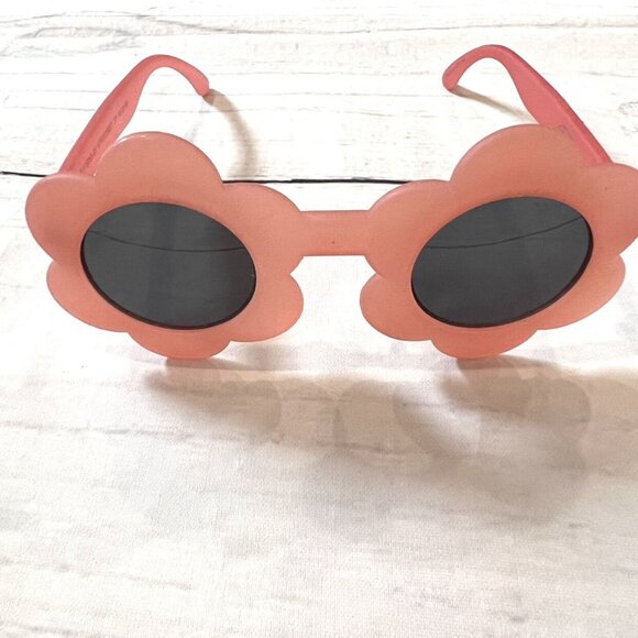 Old Navy Flower-Shaped Sunglasses For Baby •Add-On• - Picture 2 of 4
